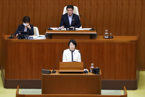 写真：区長と議長と局長