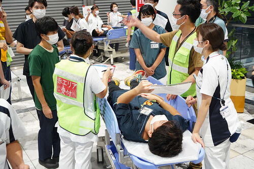 写真：病院と訓練している様子